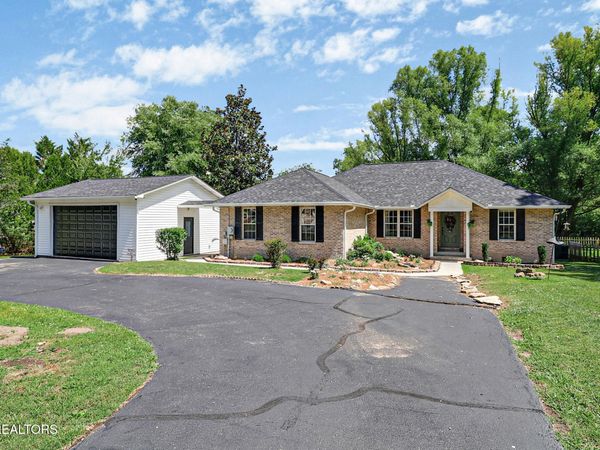 4028 Lone Wolf Circle, Crossville, TN 38572