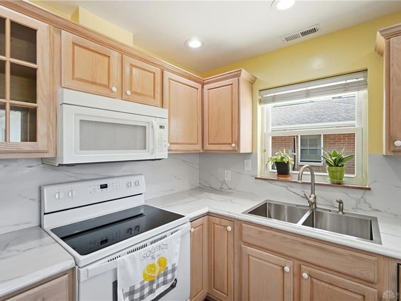 3753 Glaser Drive, Kettering, OH 45429 Photo 8