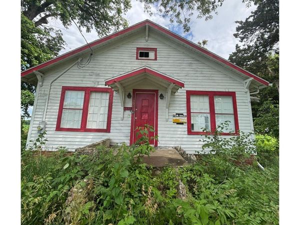 490 W BROADWAY Street, Ipava, IL 61441