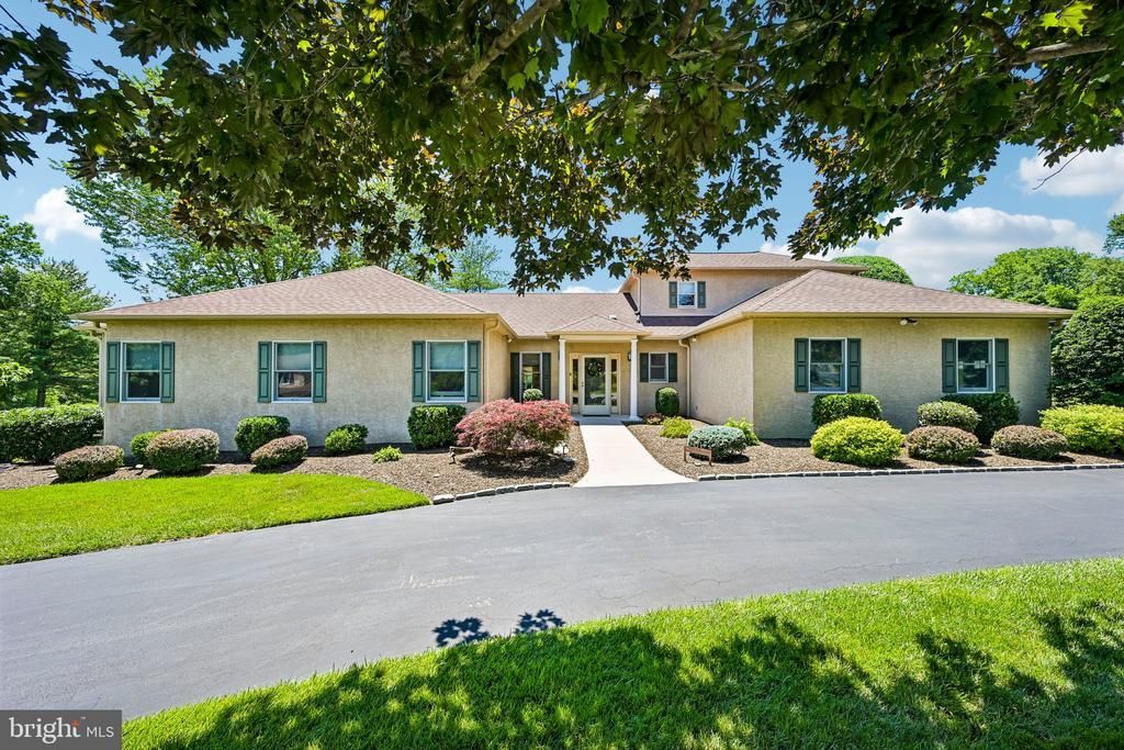 1701 WELLSLY ROAD, DRESHER, PA 19025