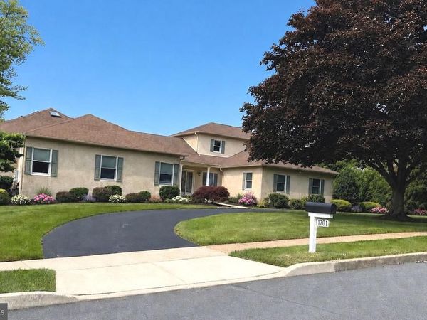 1701 WELLSLY ROAD, DRESHER, PA 19025
