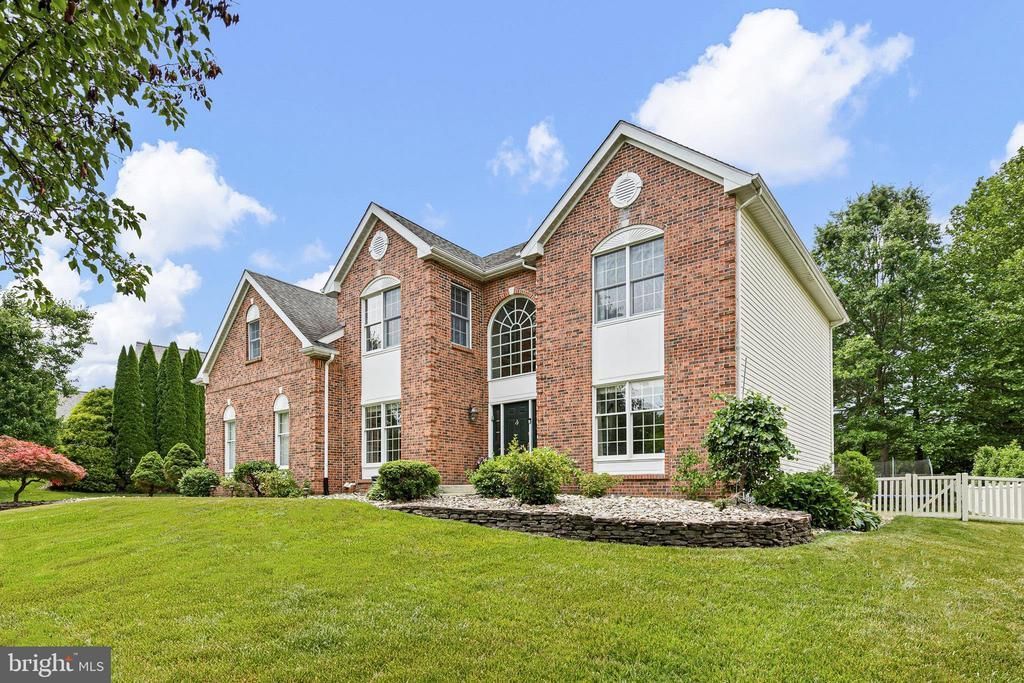 737 MEADOWBANK ROAD, KENNETT SQUARE, PA 19348