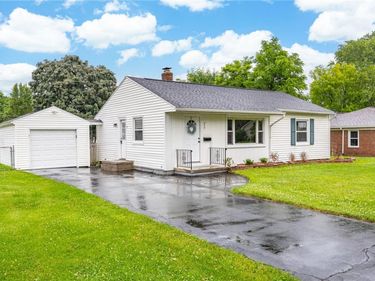 976 Denise Road, Rochester, NY 14616