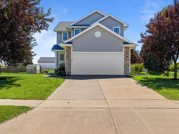 5113 NE Ledgestone Court, Ankeny, IA 50021