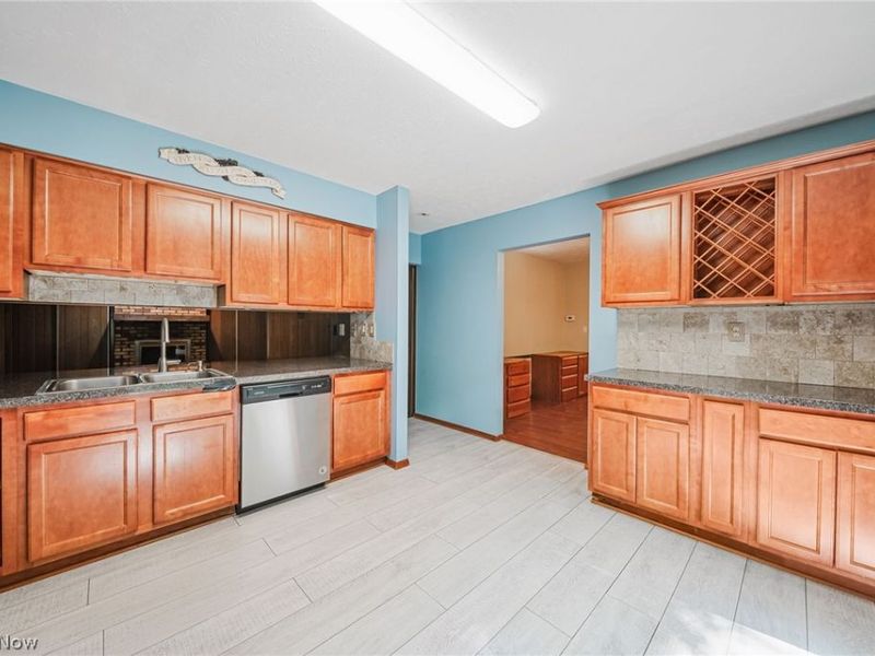 5950 Bayberry Circle, North Ridgeville, OH 44039 Photo 3