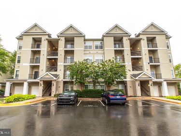 5121 B TRAVIS EDWARD WAY, Unit B, CENTREVILLE, VA 20120
