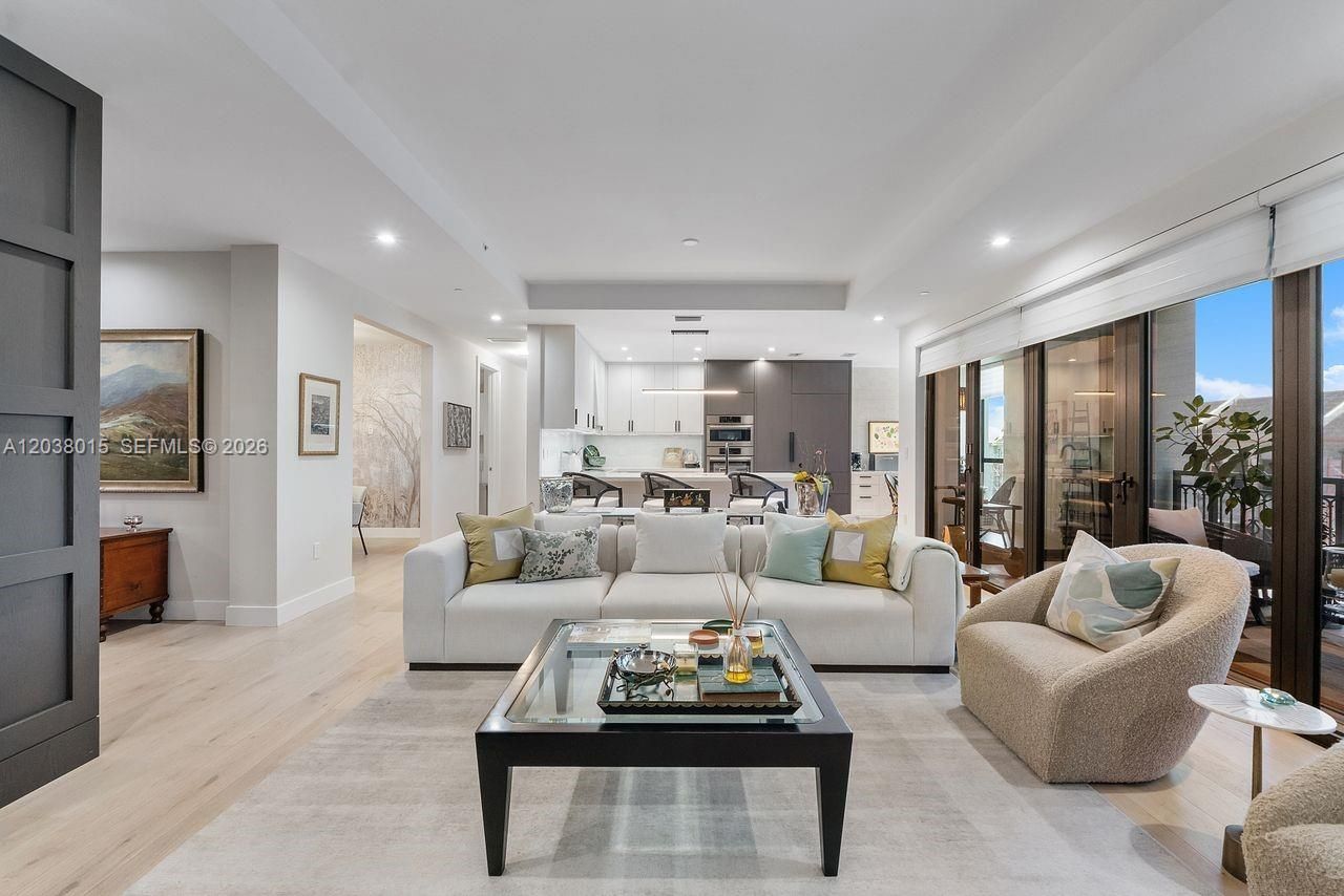 718 Valencia Ave, Unit 403, Coral Gables, FL 33134 Photo
