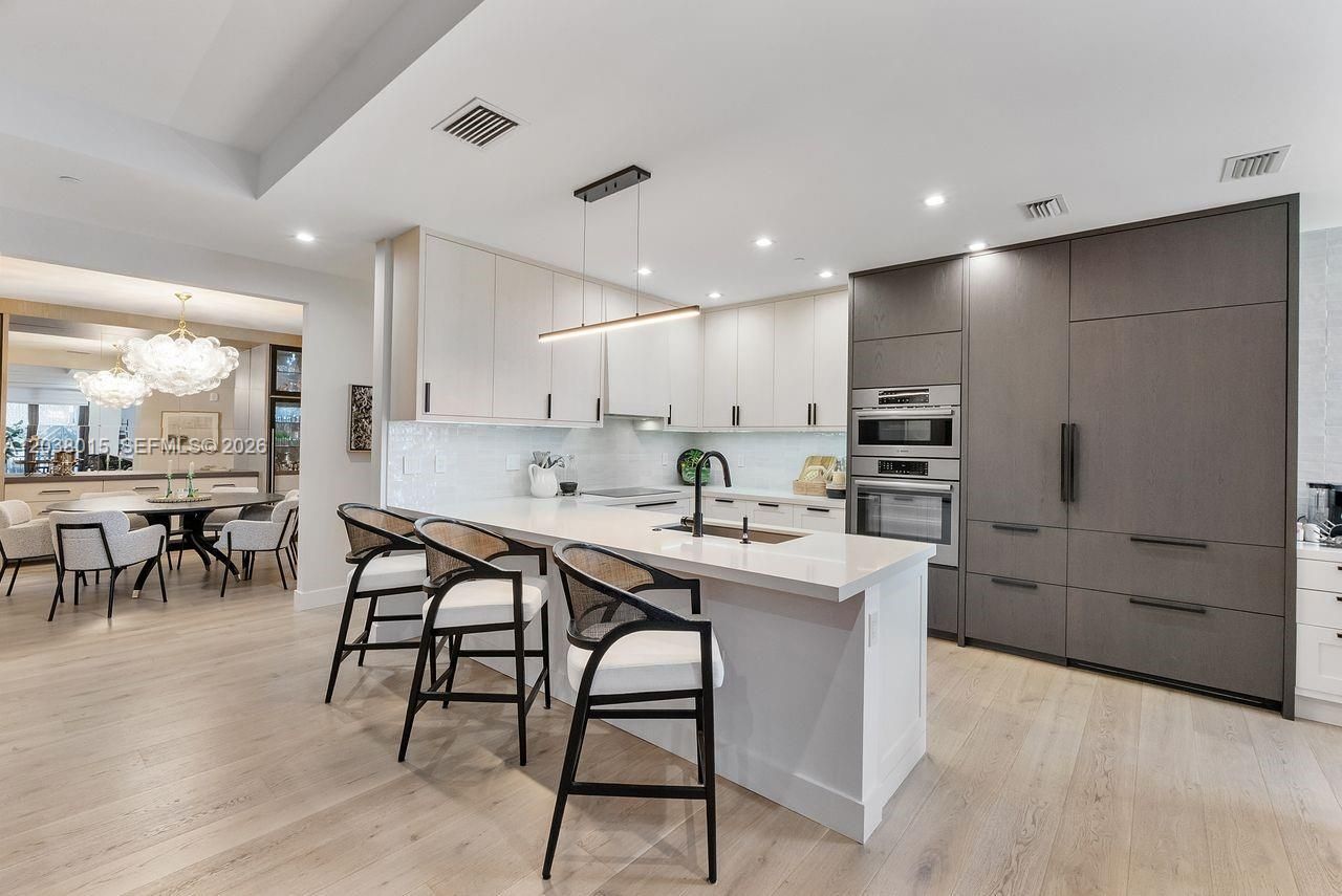 718 Valencia Ave, Unit 403, Coral Gables, FL 33134 Photo