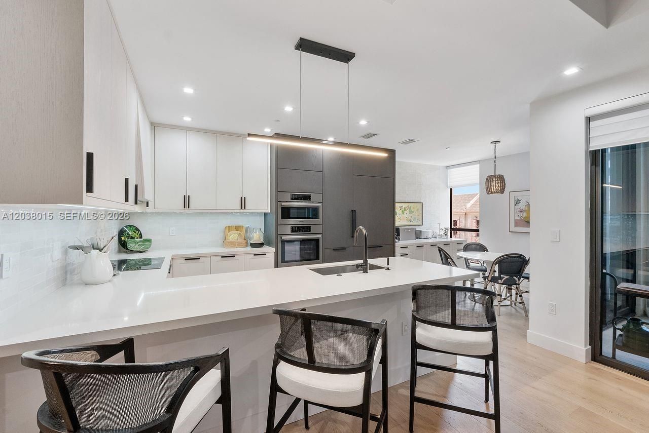 718 Valencia Ave, Unit 403, Coral Gables, FL 33134 Photo