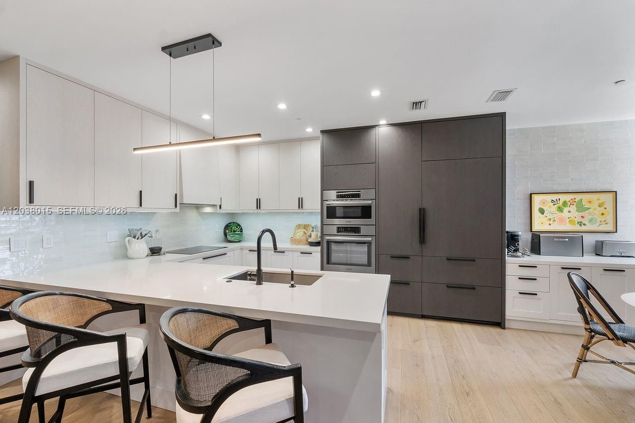 718 Valencia Ave, Unit 403, Coral Gables, FL 33134 Photo
