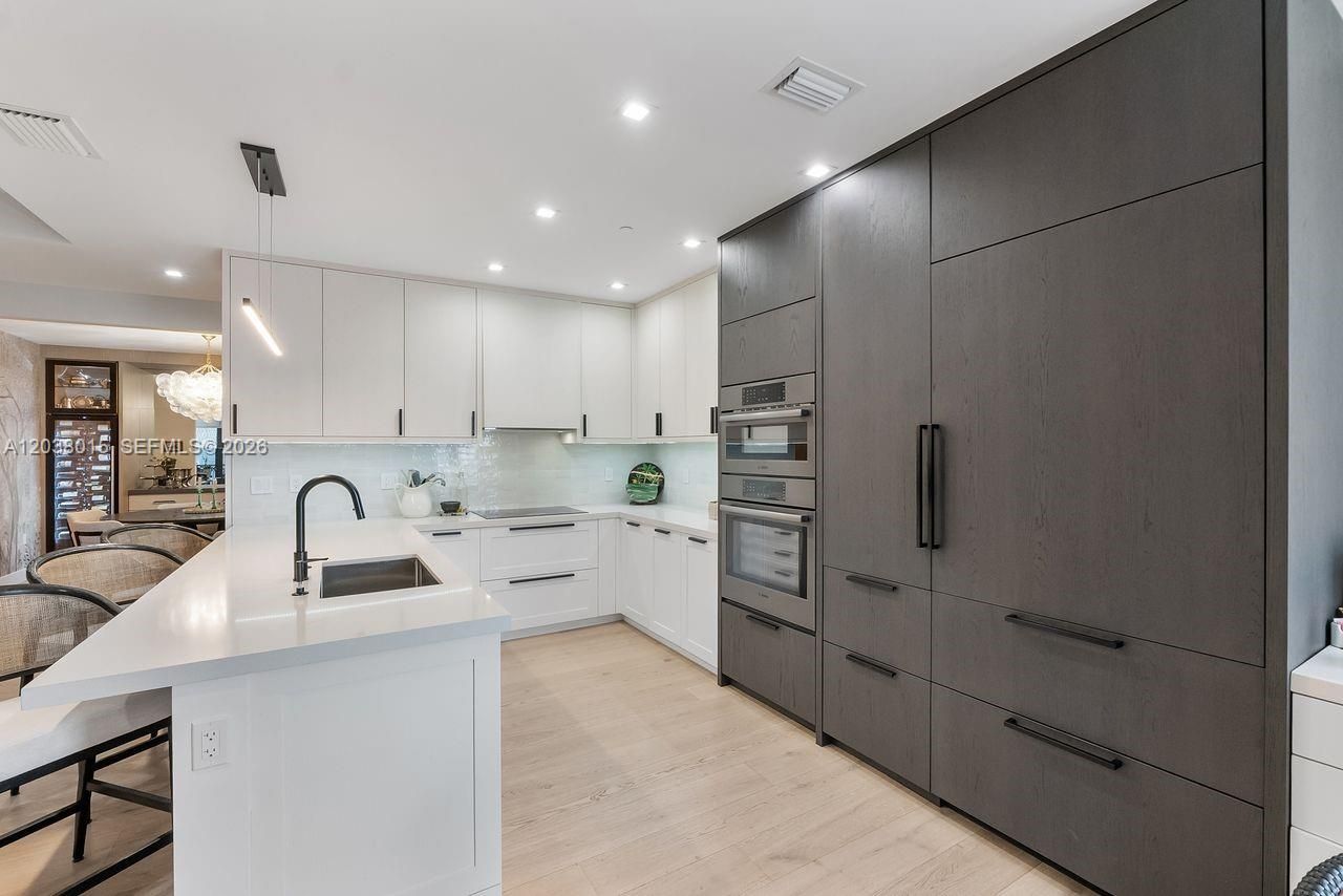 718 Valencia Ave, Unit 403, Coral Gables, FL 33134 Photo