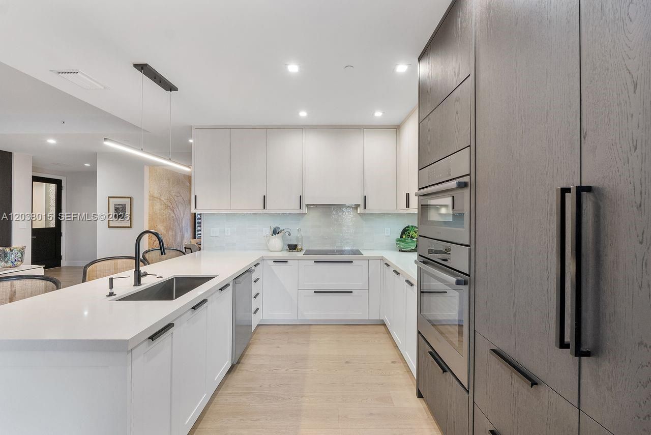718 Valencia Ave, Unit 403, Coral Gables, FL 33134 Photo