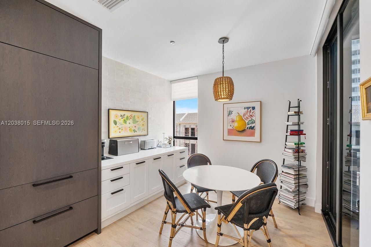 718 Valencia Ave, Unit 403, Coral Gables, FL 33134 Photo