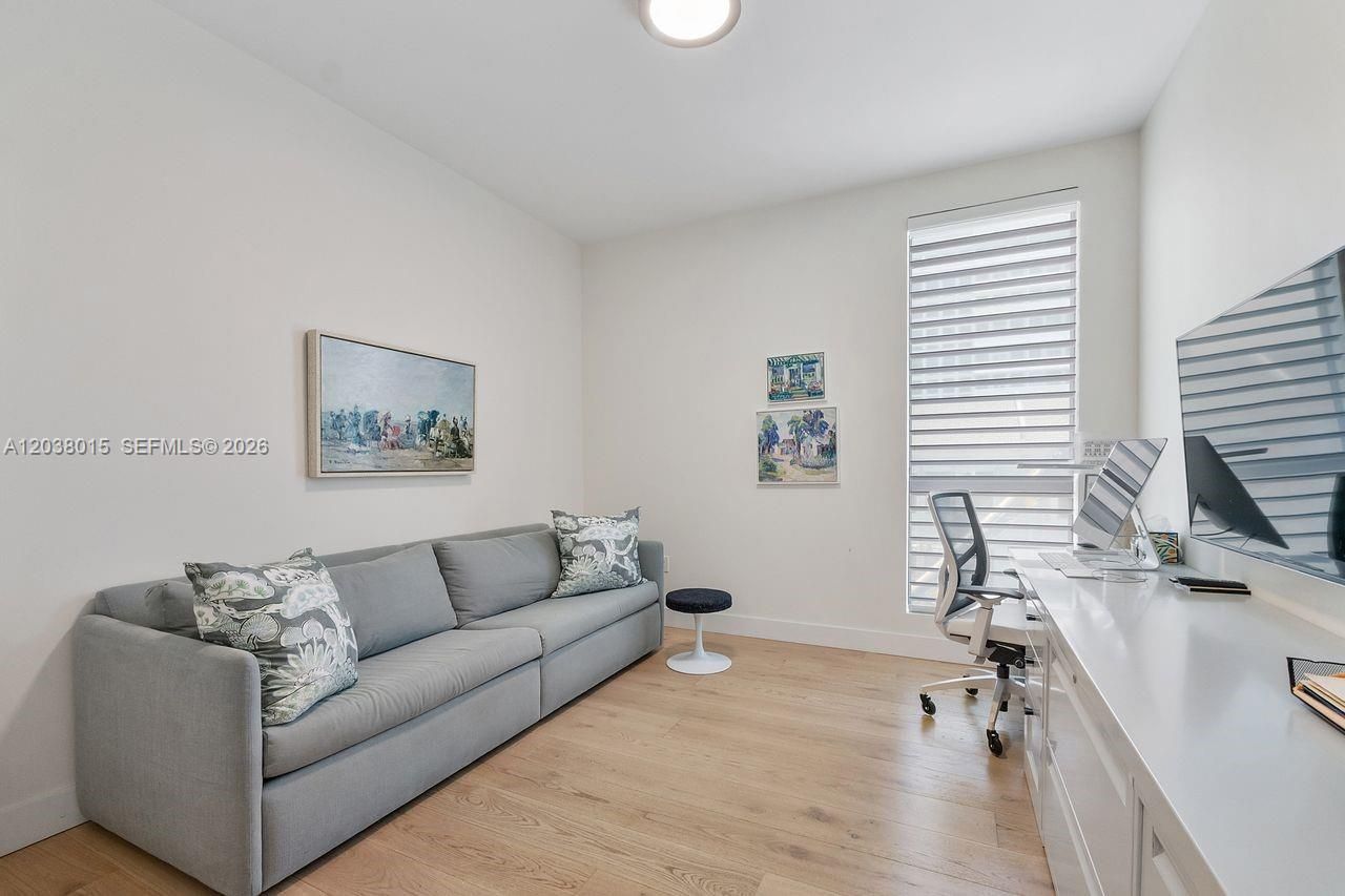 718 Valencia Ave, Unit 403, Coral Gables, FL 33134 Photo