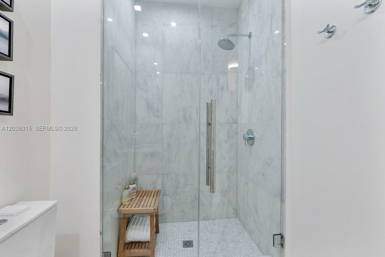 718 Valencia Ave, Unit 403, Coral Gables, FL 33134 Photo