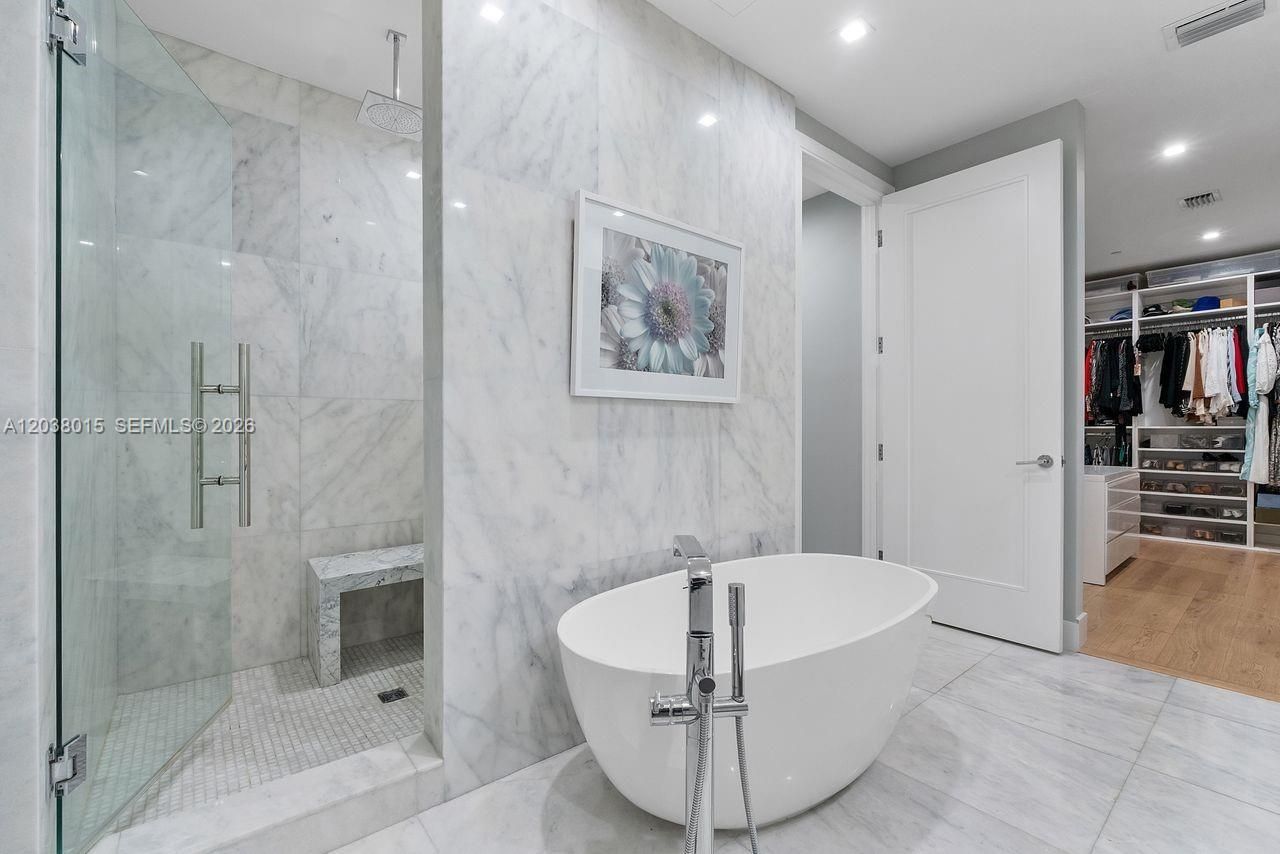 718 Valencia Ave, Unit 403, Coral Gables, FL 33134 Photo