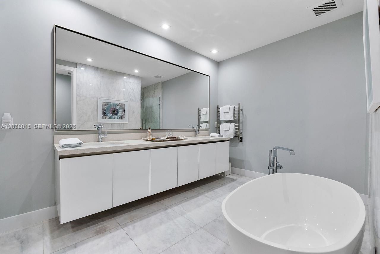 718 Valencia Ave, Unit 403, Coral Gables, FL 33134 Photo