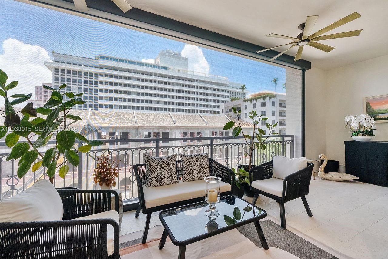 718 Valencia Ave, Unit 403, Coral Gables, FL 33134 Photo