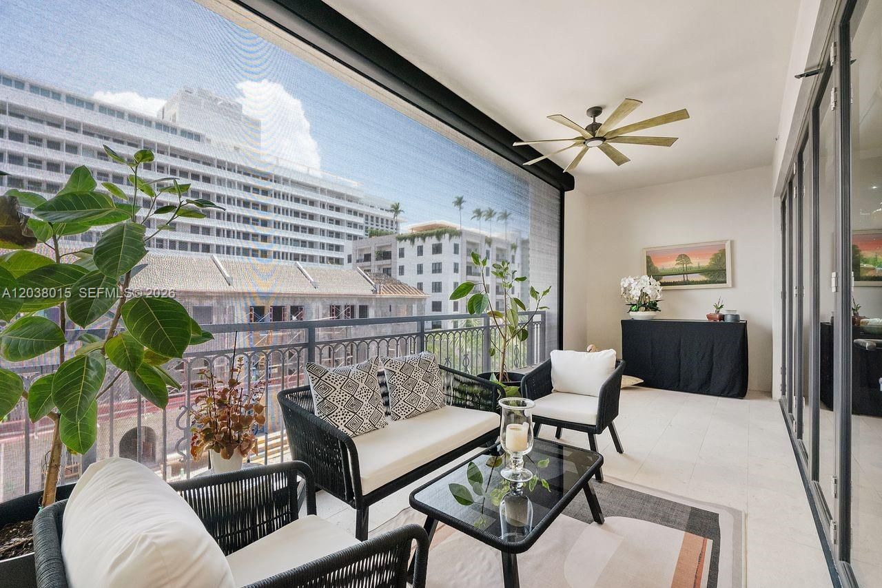 718 Valencia Ave, Unit 403, Coral Gables, FL 33134 Photo