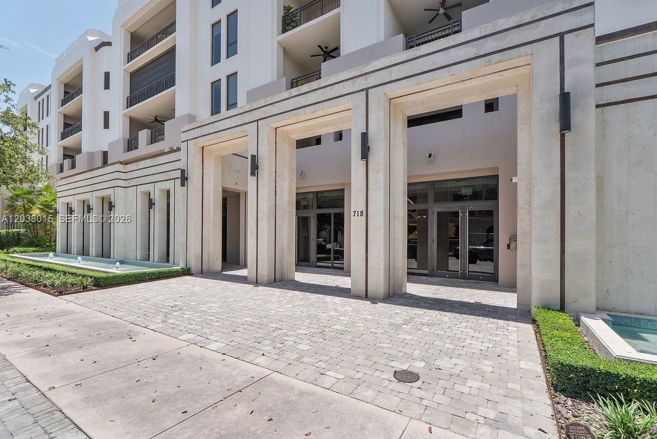 718 Valencia Ave, Unit 403, Coral Gables, FL 33134 Photo
