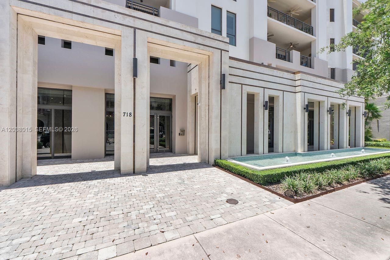718 Valencia Ave, Unit 403, Coral Gables, FL 33134 Photo