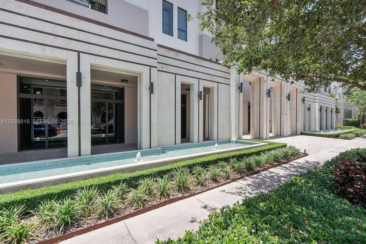 718 Valencia Ave, Unit 403, Coral Gables, FL 33134 Photo