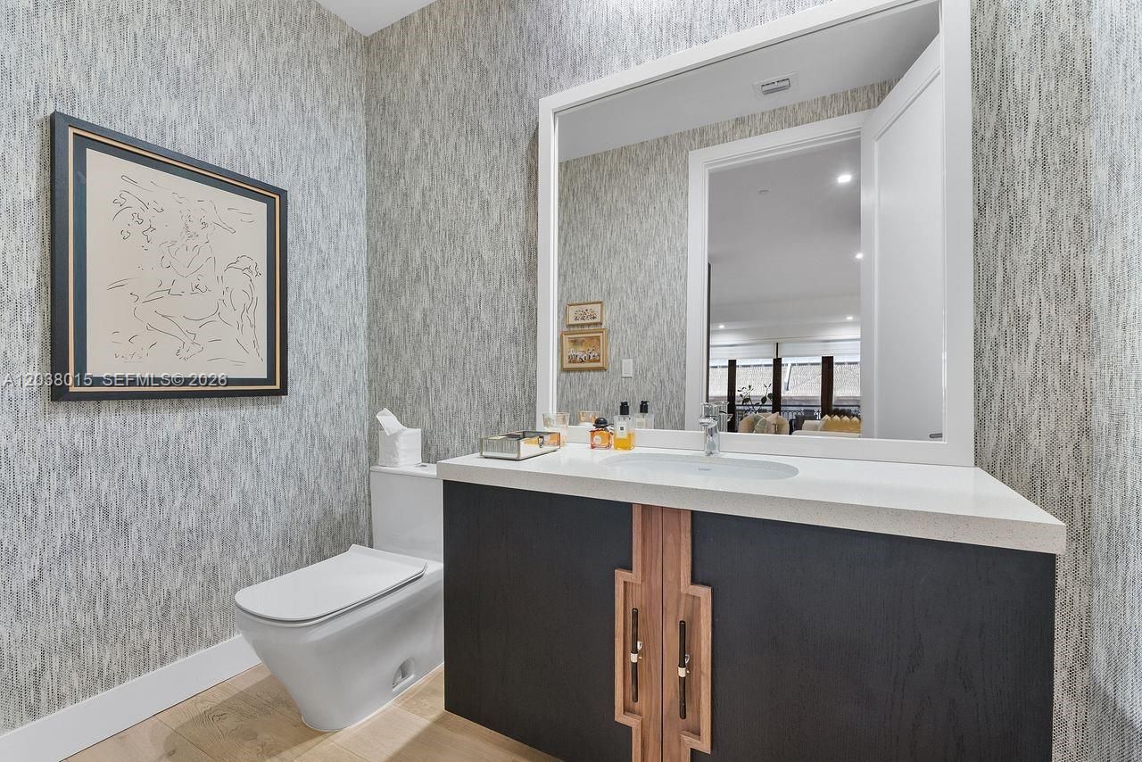 718 Valencia Ave, Unit 403, Coral Gables, FL 33134 Photo