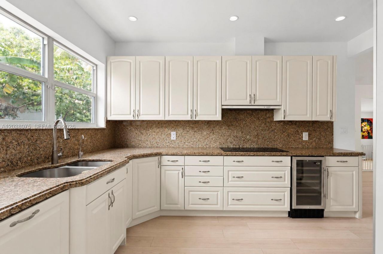 7611 Miami View Dr , North Bay Village, FL 33141 Photo