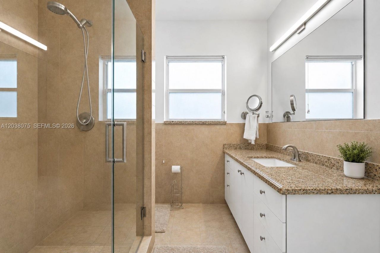 7611 Miami View Dr , North Bay Village, FL 33141 Photo