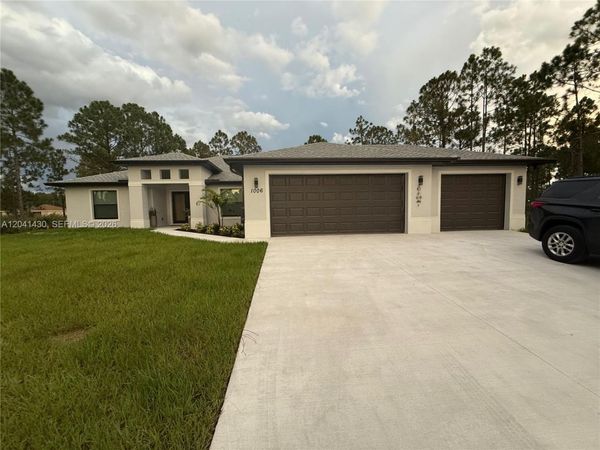 1006 Rush Ave , Lehigh Acres, FL 33972