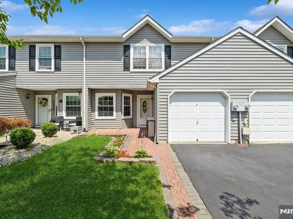 7 Sloop Square, HOWELL, NJ 07728