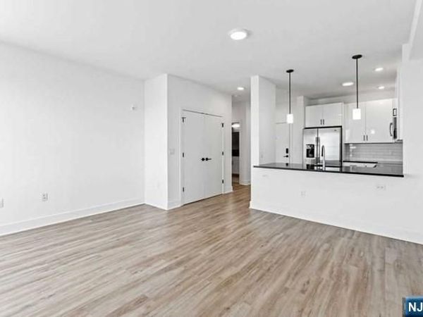 520 Cliff Street 506, FAIRVIEW, NJ 07022