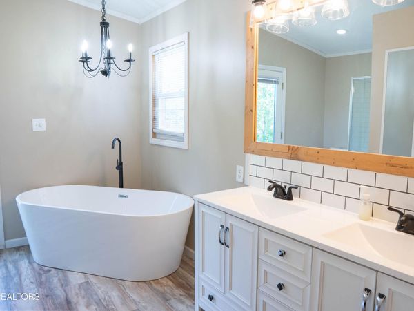 158 Cherry Bottom Rd, Caryville, TN 37714