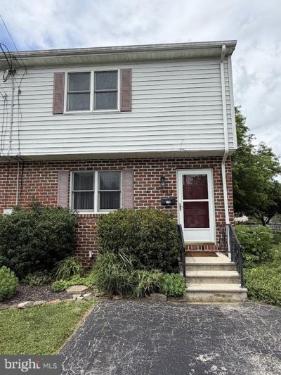 112 Charles Avenue, Hanover, PA 17331 Main Photo