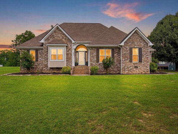 301 Dogwood Lane, Fort Oglethorpe, GA 30742