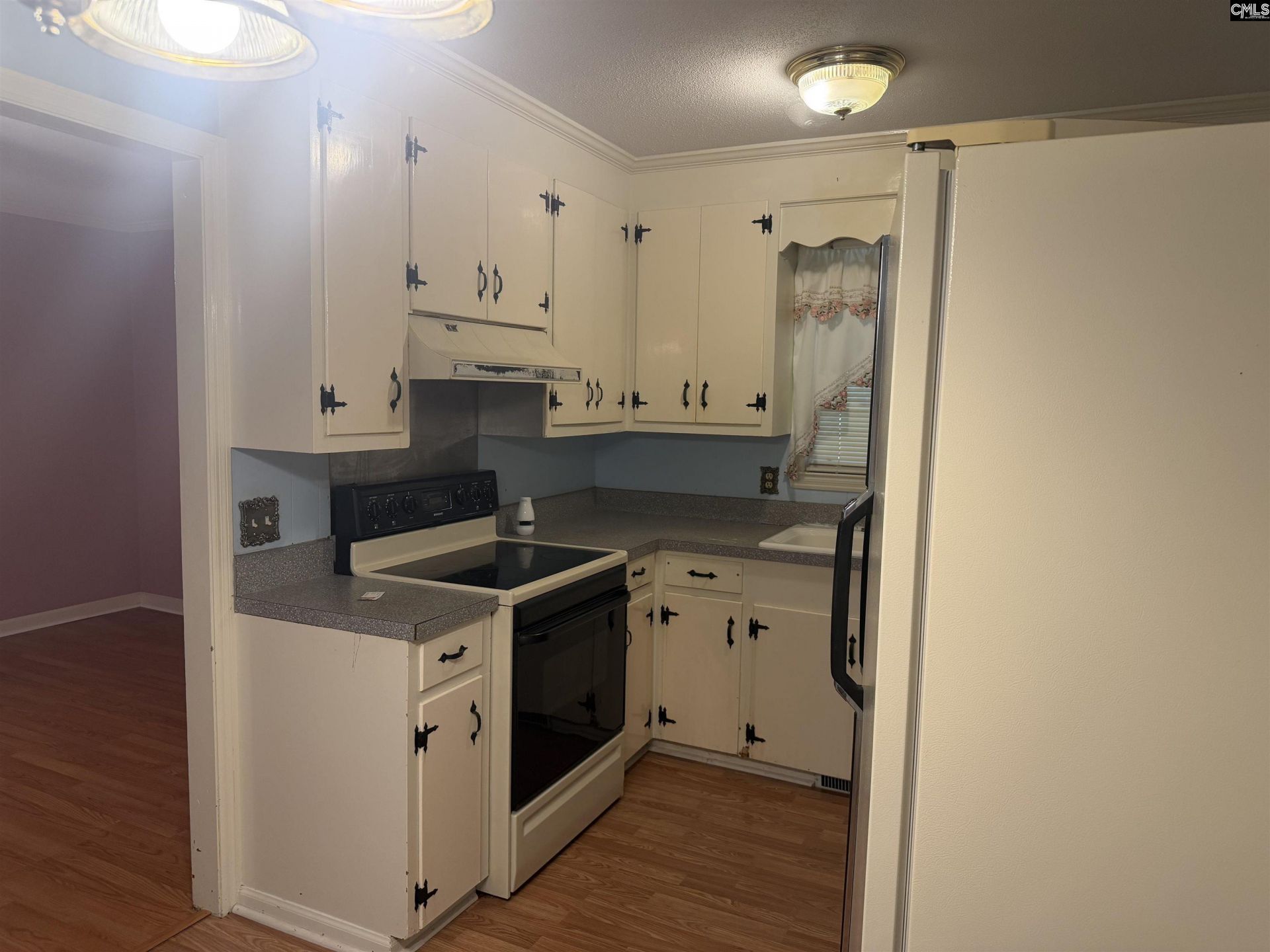 1130 Reynolds Drive  Photo 12