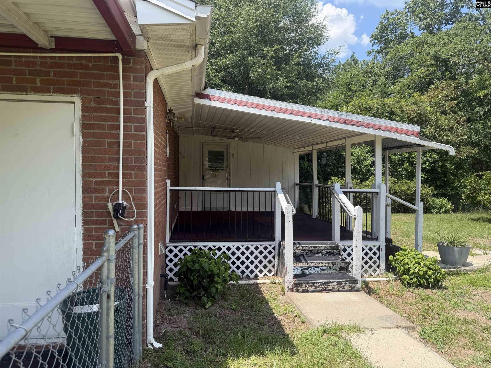 1130 Reynolds Drive  Photo 4