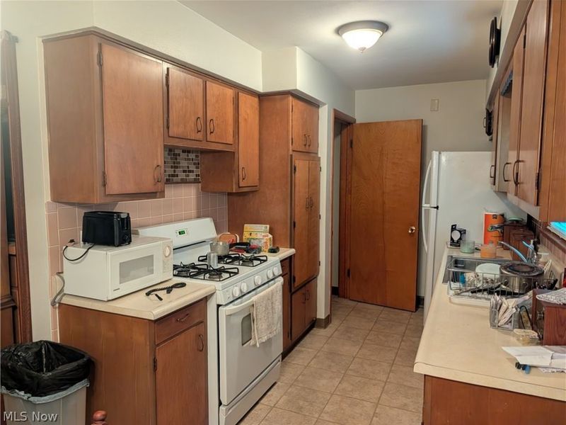 1124 W 37th Street, Lorain, OH 44052 Photo 6