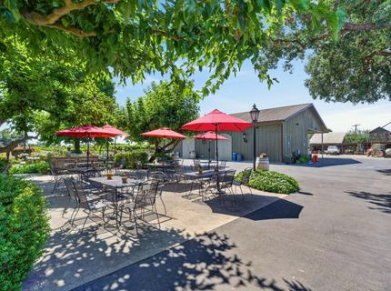10112 E Woodbridge Rd, Acampo, CA 95220 Photo