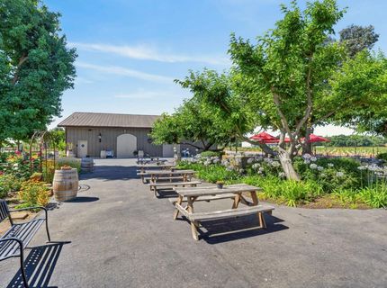 10112 E Woodbridge Rd, Acampo, CA 95220 Photo