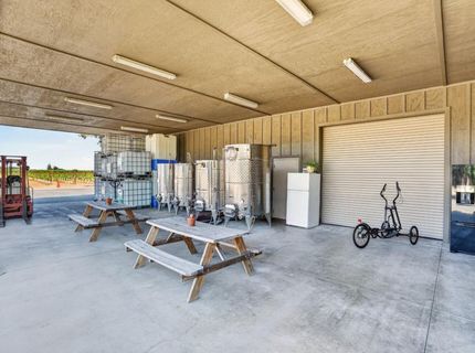 10112 E Woodbridge Rd, Acampo, CA 95220 Photo