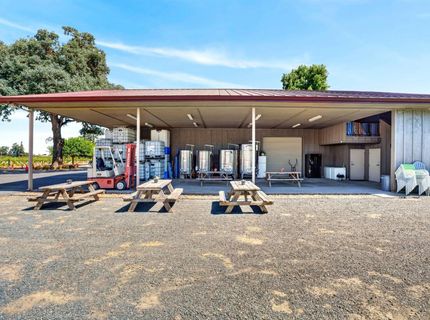 10112 E Woodbridge Rd, Acampo, CA 95220 Photo