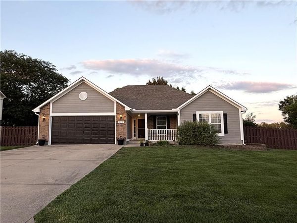 1521 SE DALTON Drive, Lee's Summit, MO 64081