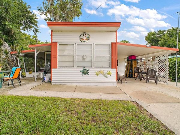 11723 MAGNOLIA AVENUE , TAVARES, FL 32778