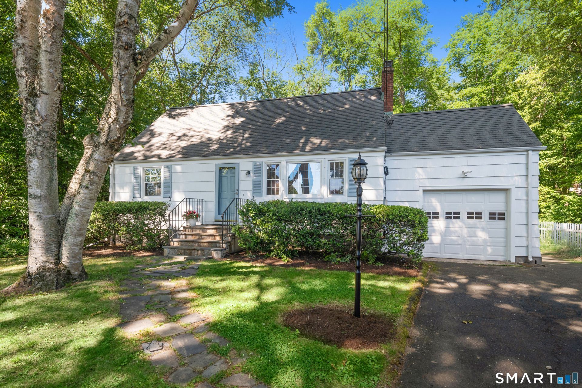 22 Powder Horn, Norwalk, CT 06851 Main Photo