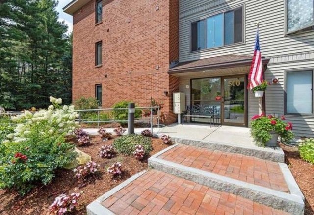 500 Candlewood Park, Unit 13, Nashua, NH 03063 Main Photo