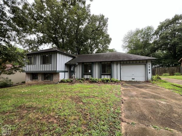 1703 Smoot Drive, Jonesboro, AR 72401