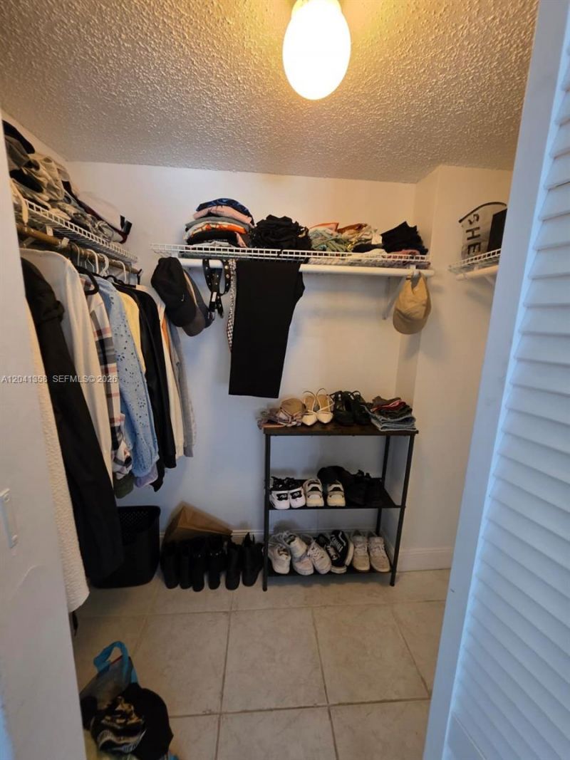 990 Biarritz Dr , Unit 303, Miami Beach, FL 33141 Photo