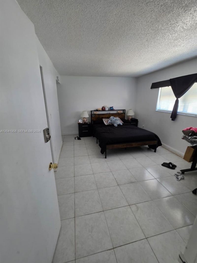 990 Biarritz Dr , Unit 303, Miami Beach, FL 33141 Photo