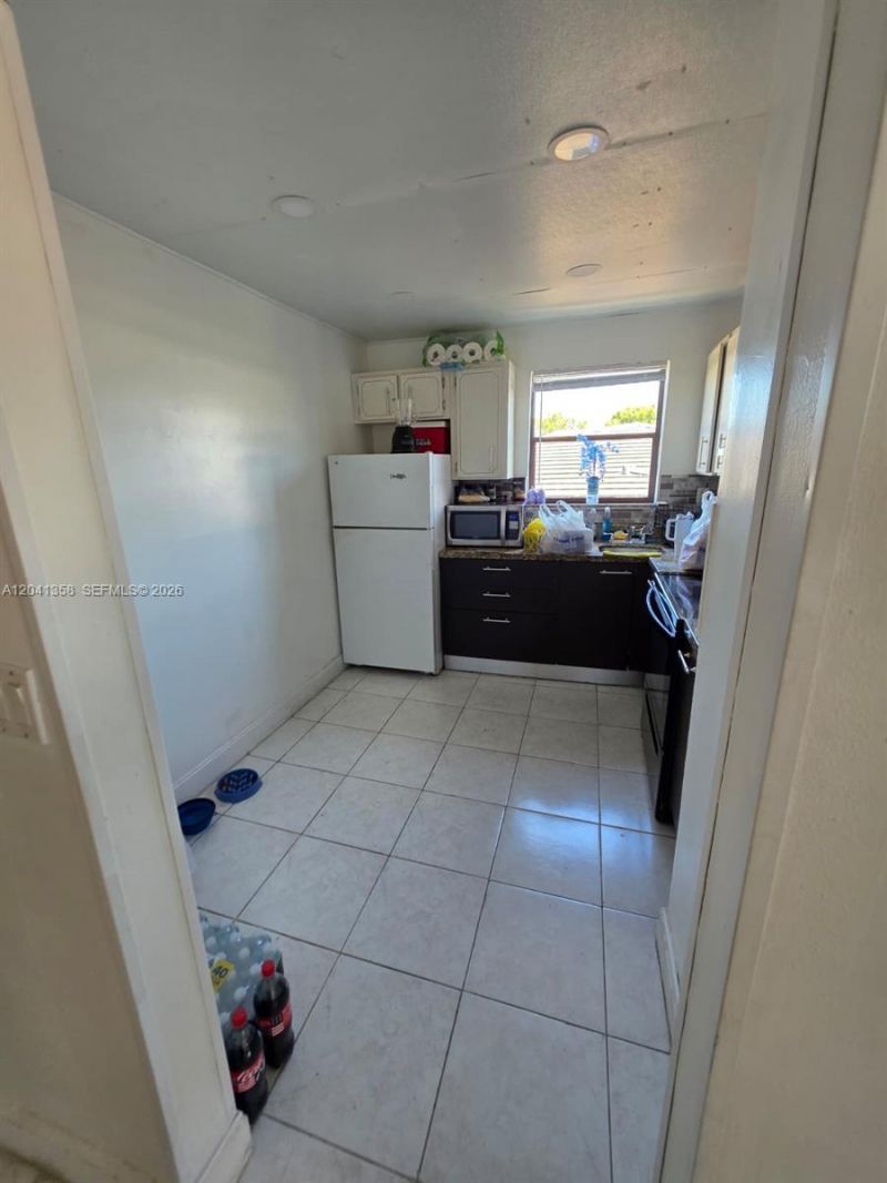 990 Biarritz Dr , Unit 303, Miami Beach, FL 33141 Photo